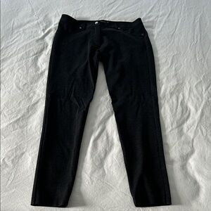 Elegant Black Skinny Jeggings/Pants - Size 4 with stretch. Black/Gray speckle.